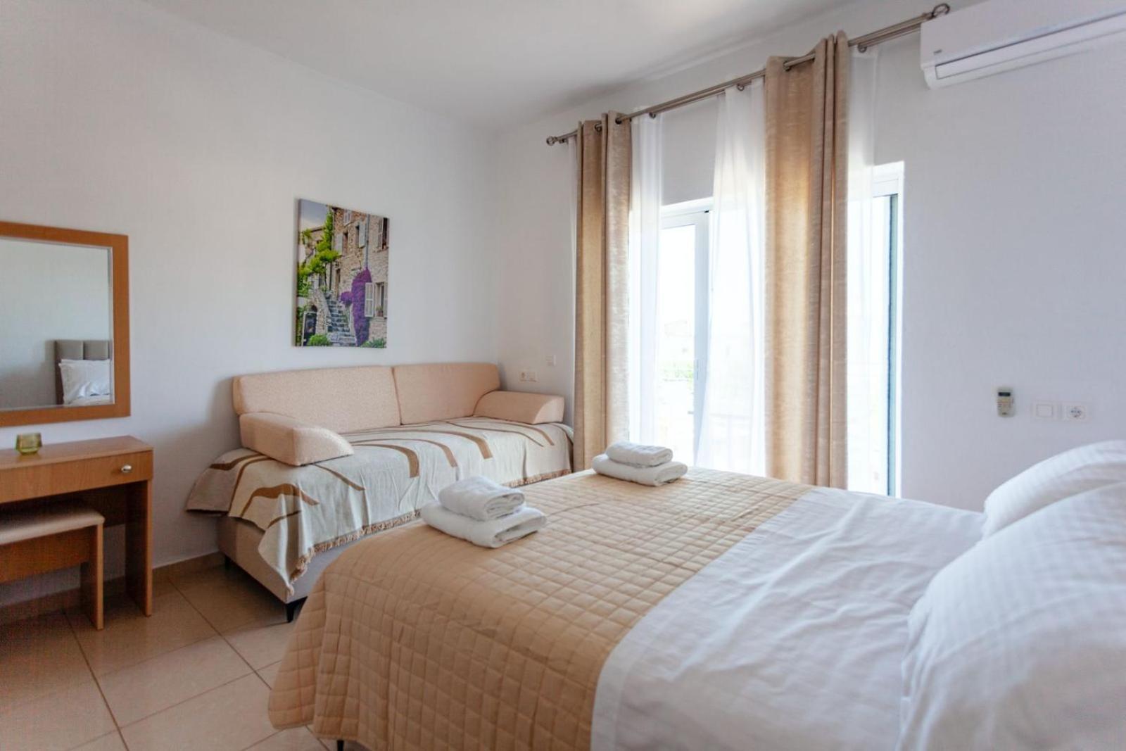 Zacharias Apartments Himare Exterior foto